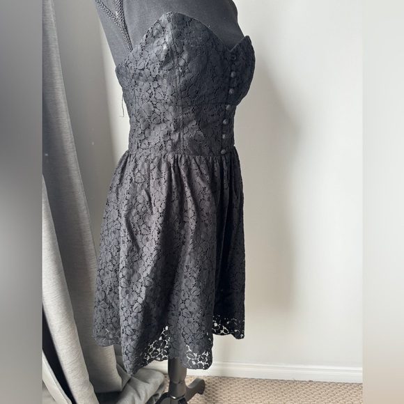 Aritzia lace strapless dress - black - Picture 3 of 7